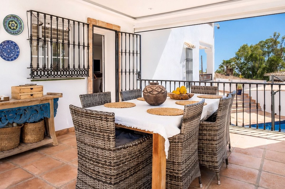 4 Bed Semi-Detached House in Nueva Andalucía