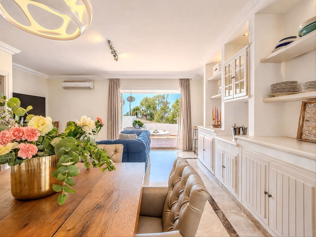 4 Bed Semi-Detached House in Nueva Andalucía