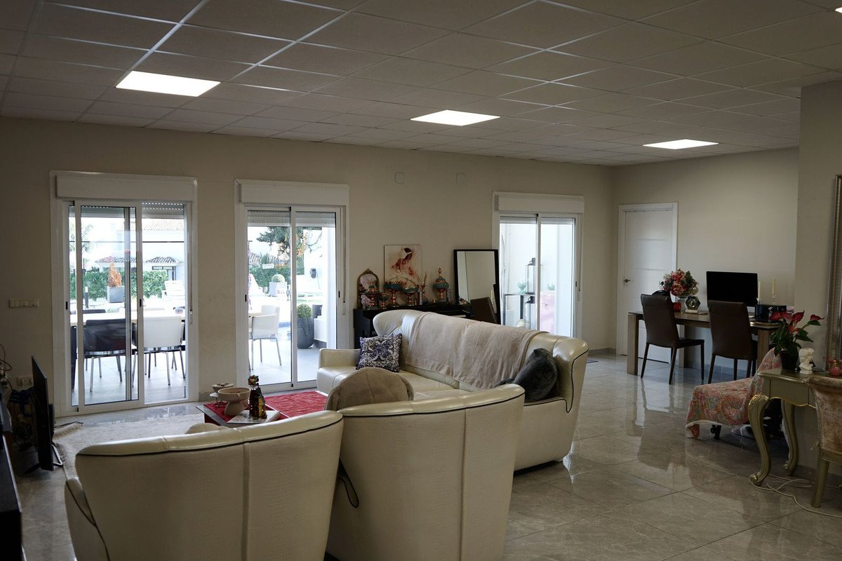 6 Bed Detached Villa in Marbella