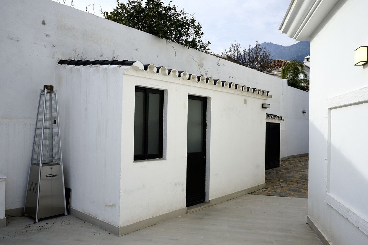 6 Bed Detached Villa in Marbella