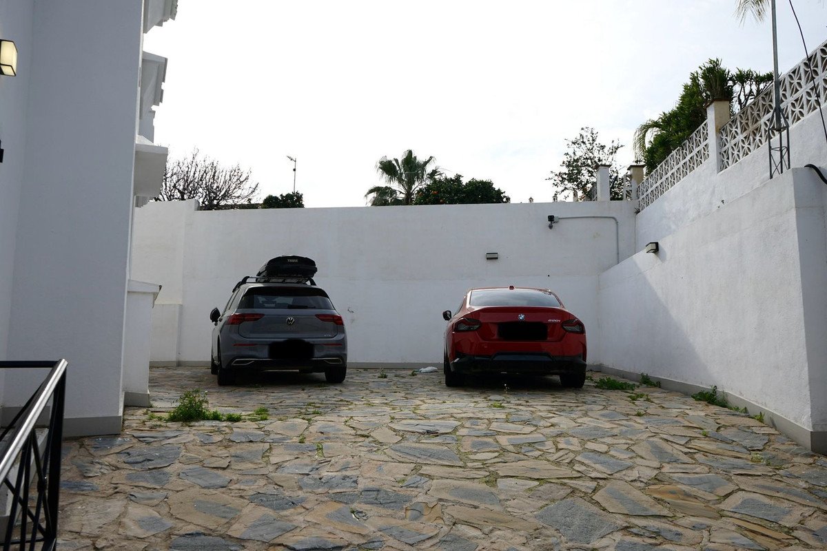 6 Bed Detached Villa in Marbella