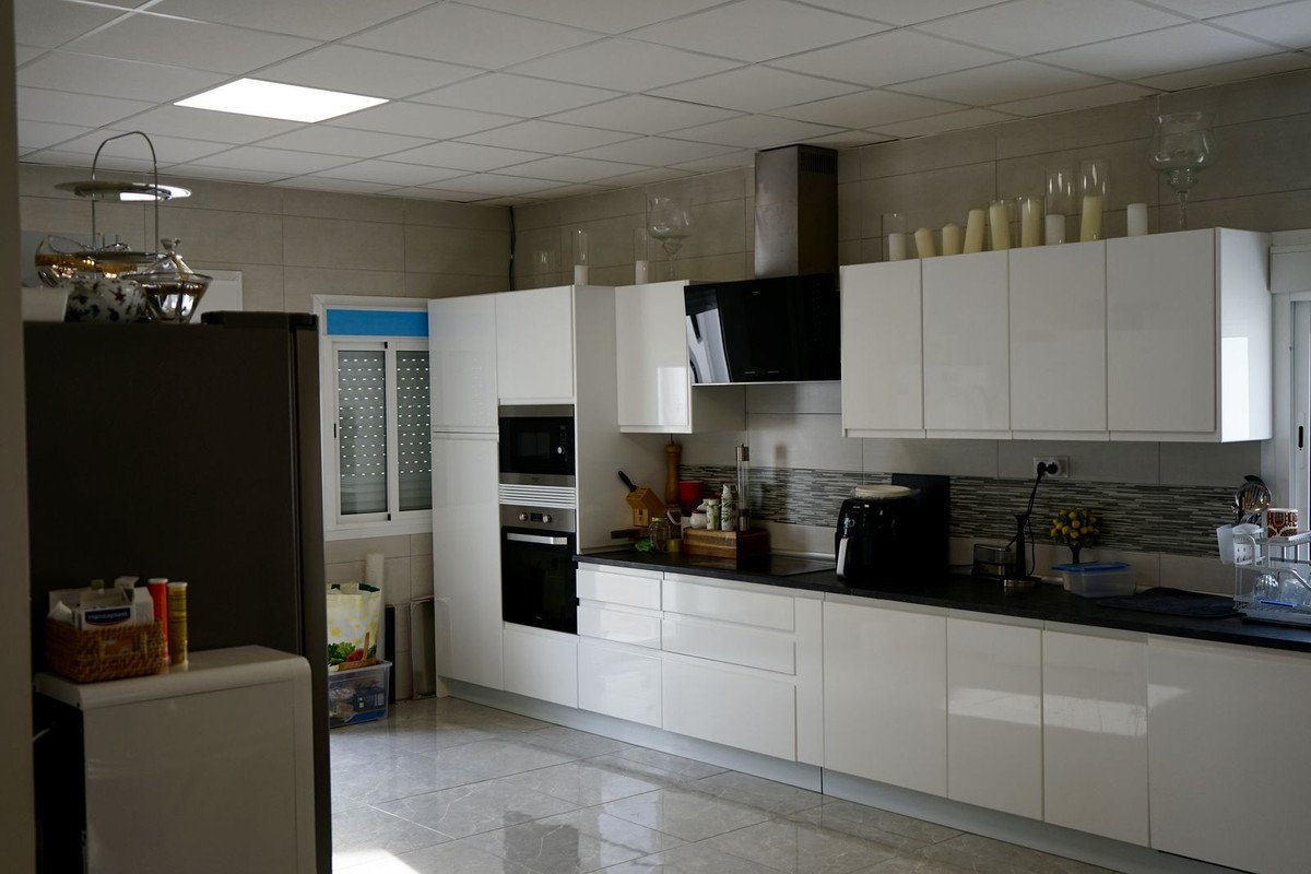 6 Bed Detached Villa in Marbella