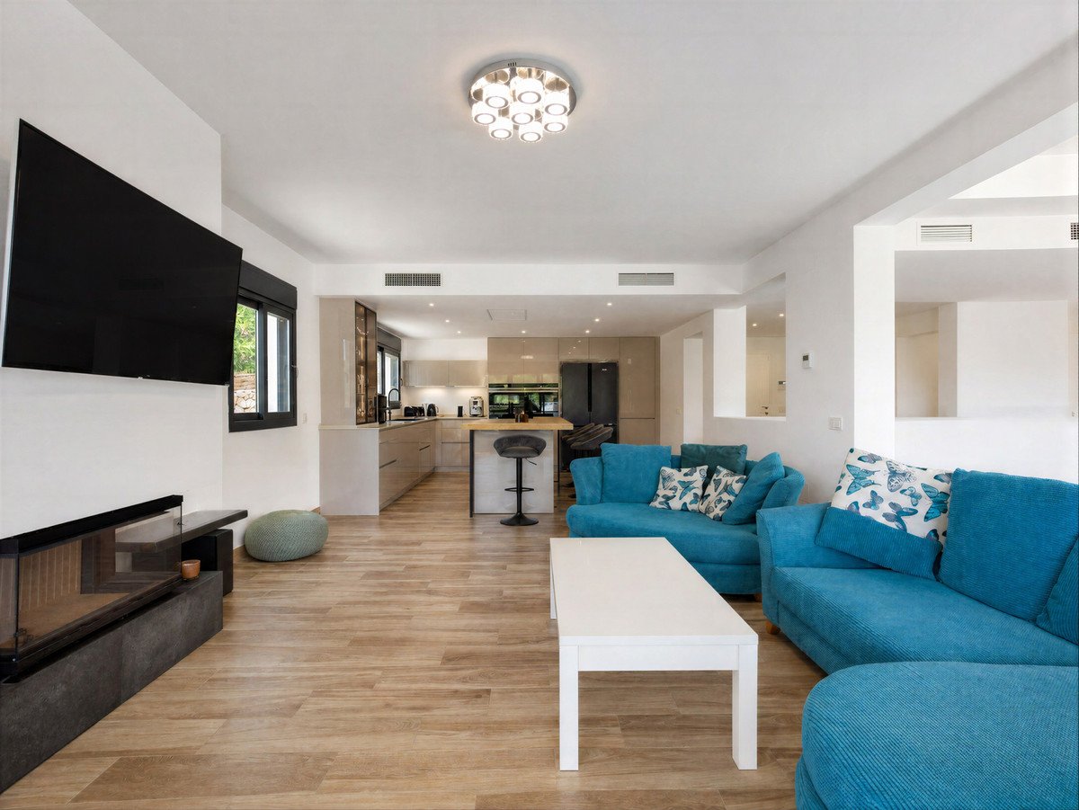 4 Bed Detached Villa in El Rosario