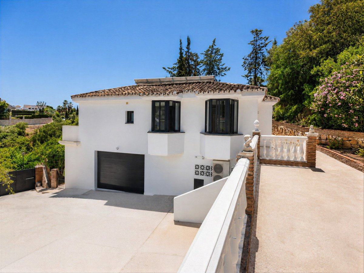 4 Bed Detached Villa in El Rosario