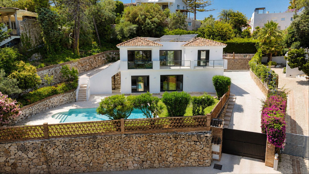 4 Bed Detached Villa in El Rosario