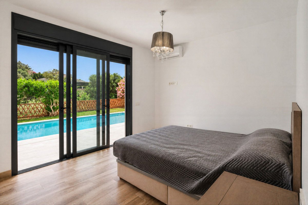 4 Bed Detached Villa in El Rosario