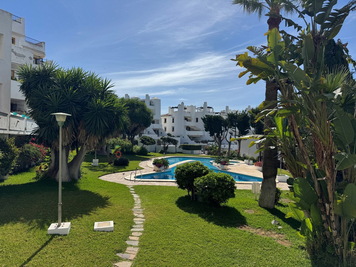 2 Bed Middle Floor Apartment in Torremuelle