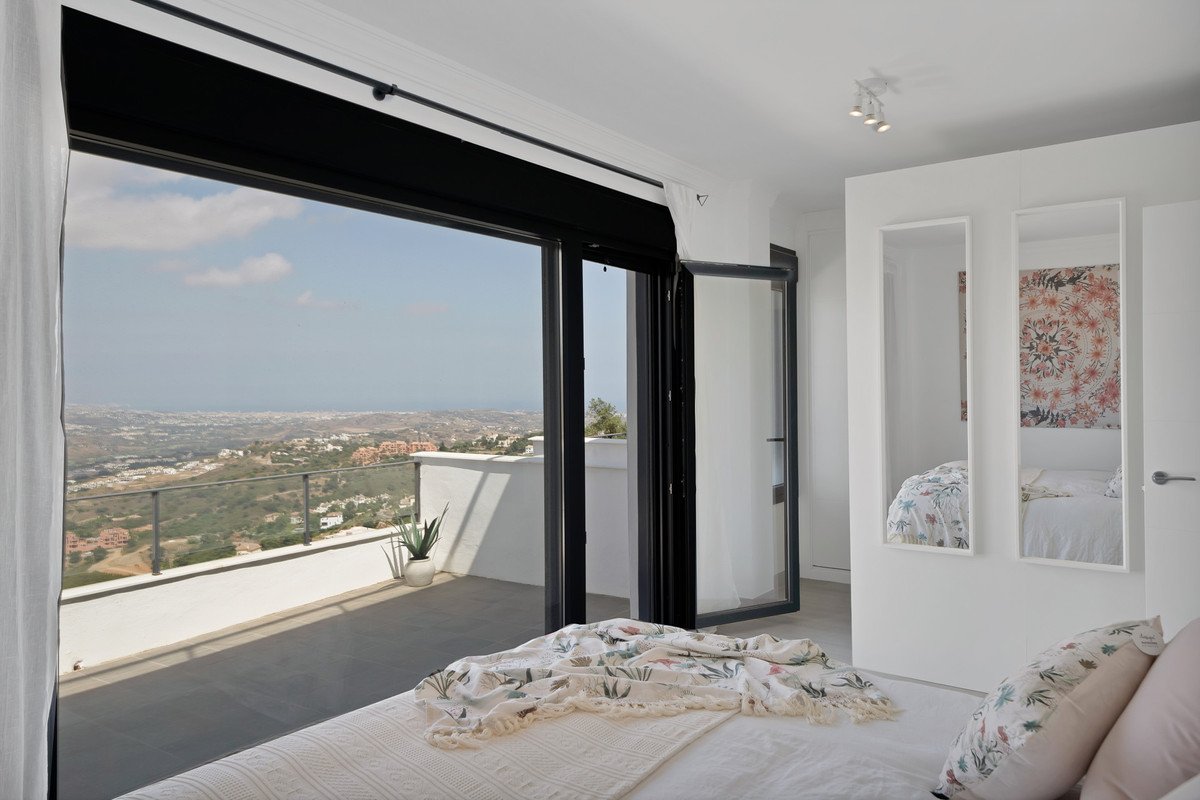 4 Bed Semi-Detached House in La Mairena