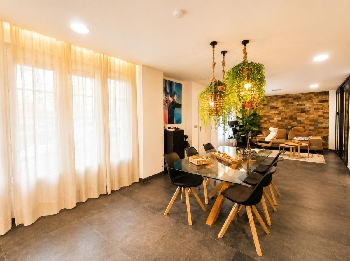 2 Bed Ground Floor Apartment in Cruz del Humilladero