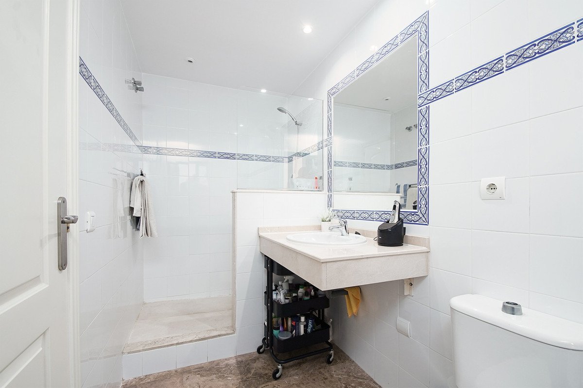 3 Bed Middle Floor Apartment in San Pedro de Alcántara