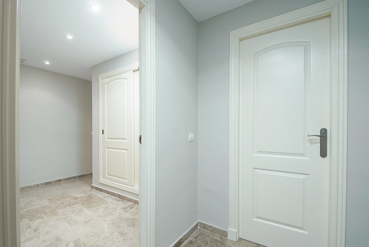 3 Bed Middle Floor Apartment in San Pedro de Alcántara