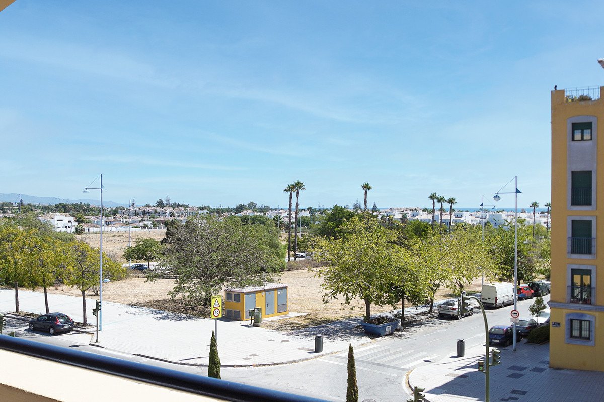 3 Bed Middle Floor Apartment in San Pedro de Alcántara