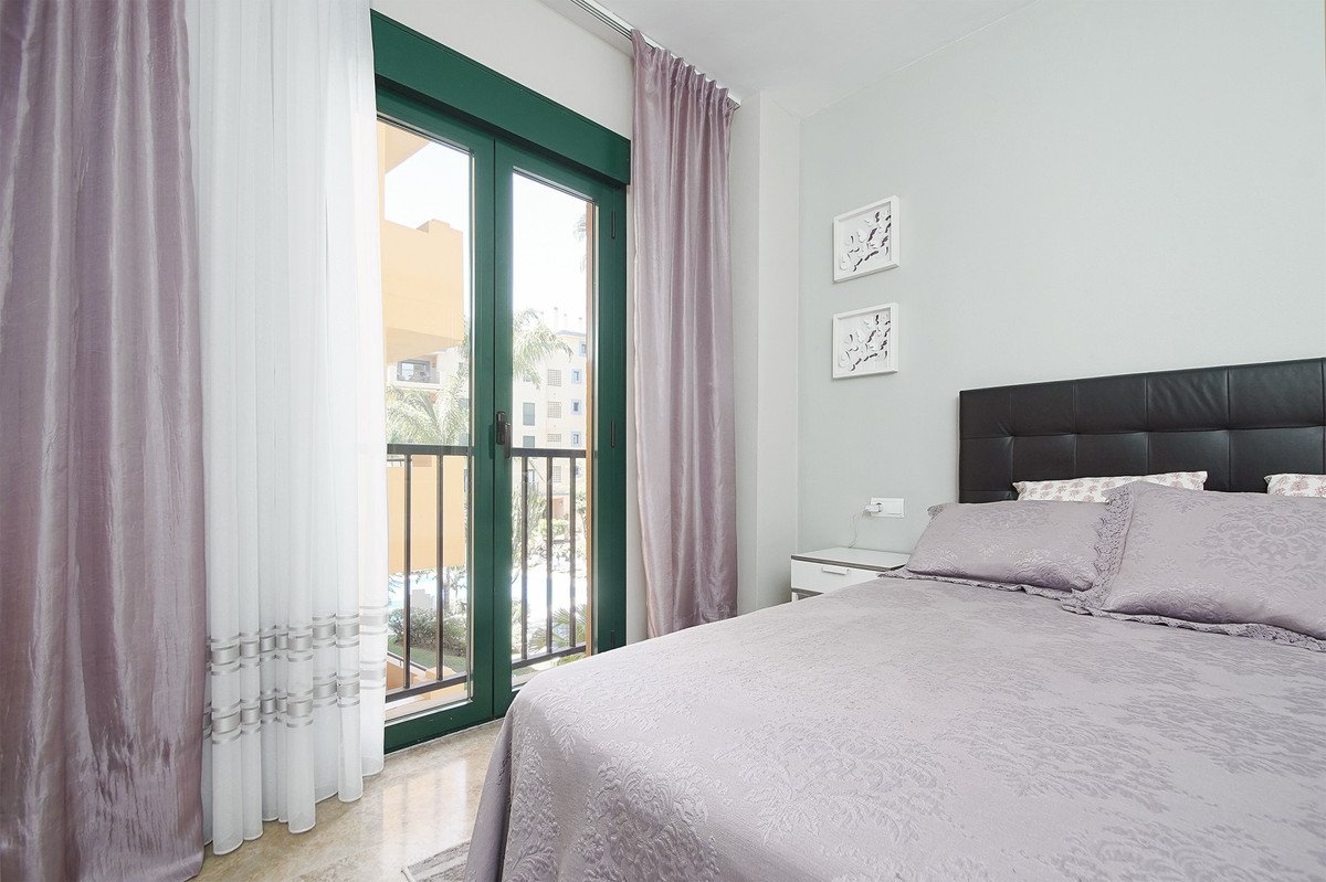 3 Bed Middle Floor Apartment in San Pedro de Alcántara