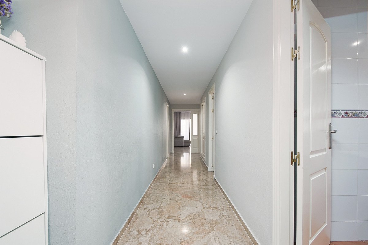 3 Bed Middle Floor Apartment in San Pedro de Alcántara