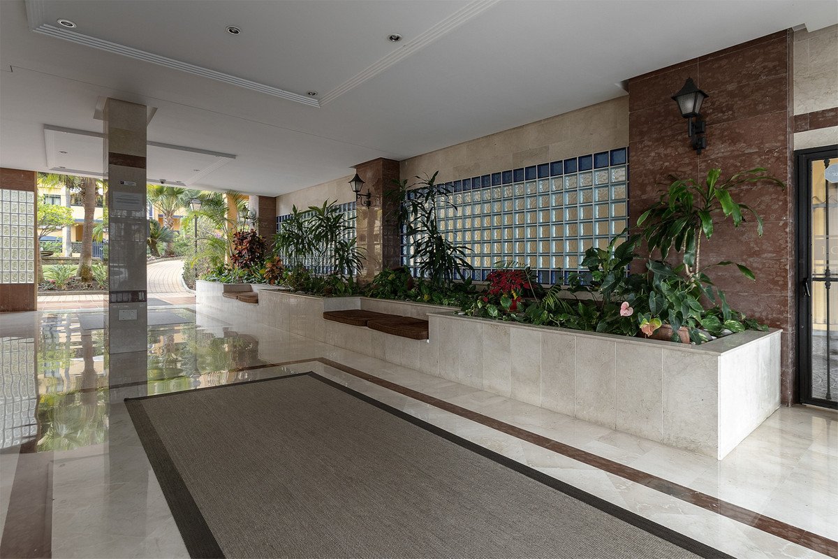 3 Bed Middle Floor Apartment in San Pedro de Alcántara
