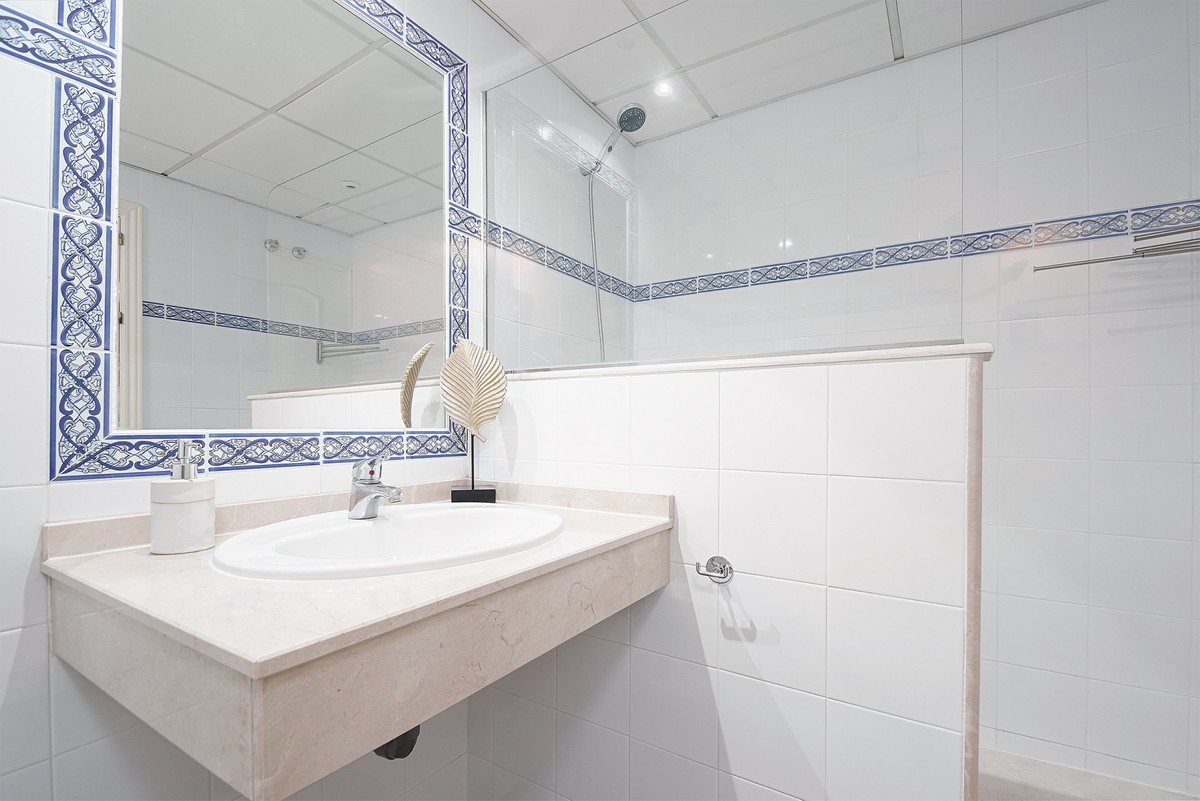3 Bed Middle Floor Apartment in San Pedro de Alcántara