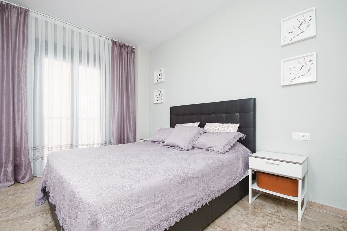 3 Bed Middle Floor Apartment in San Pedro de Alcántara