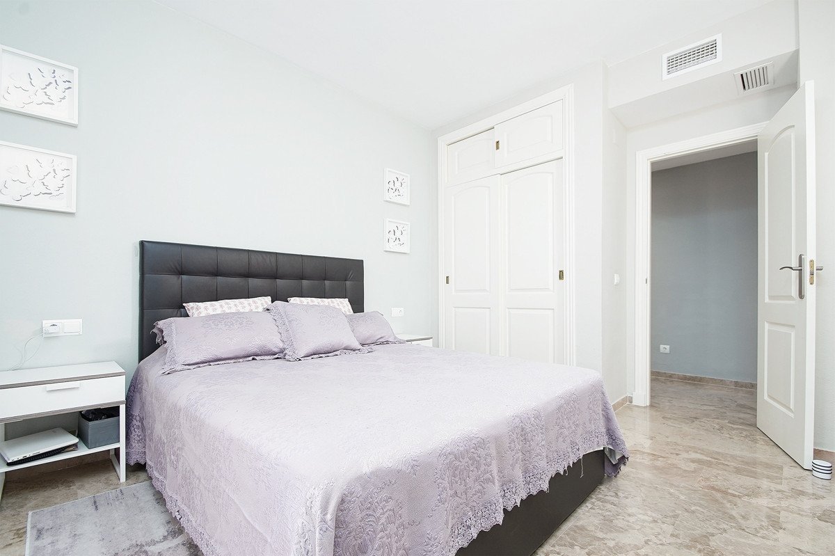 3 Bed Middle Floor Apartment in San Pedro de Alcántara