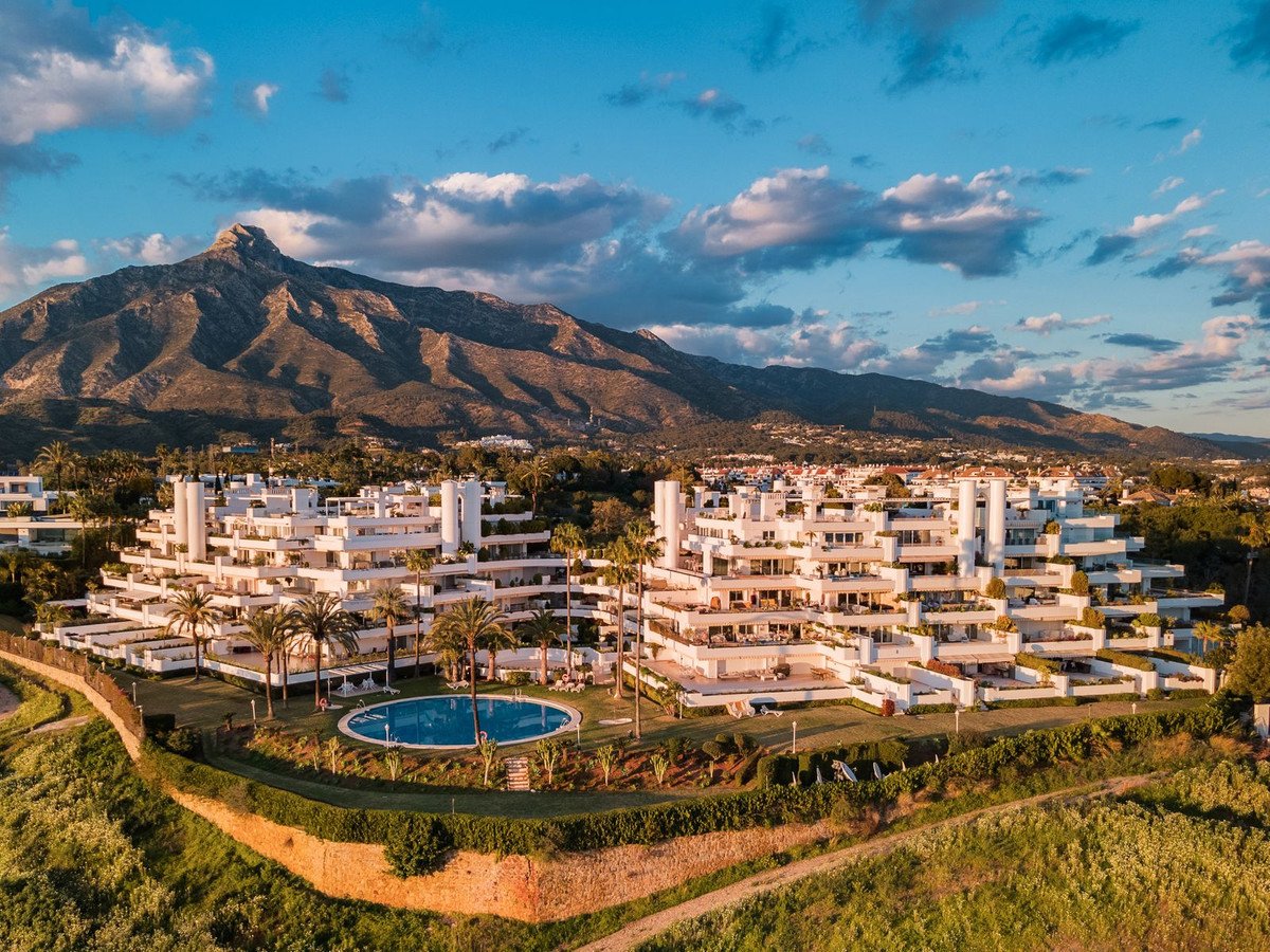 3 Bed Middle Floor Apartment in Marbella