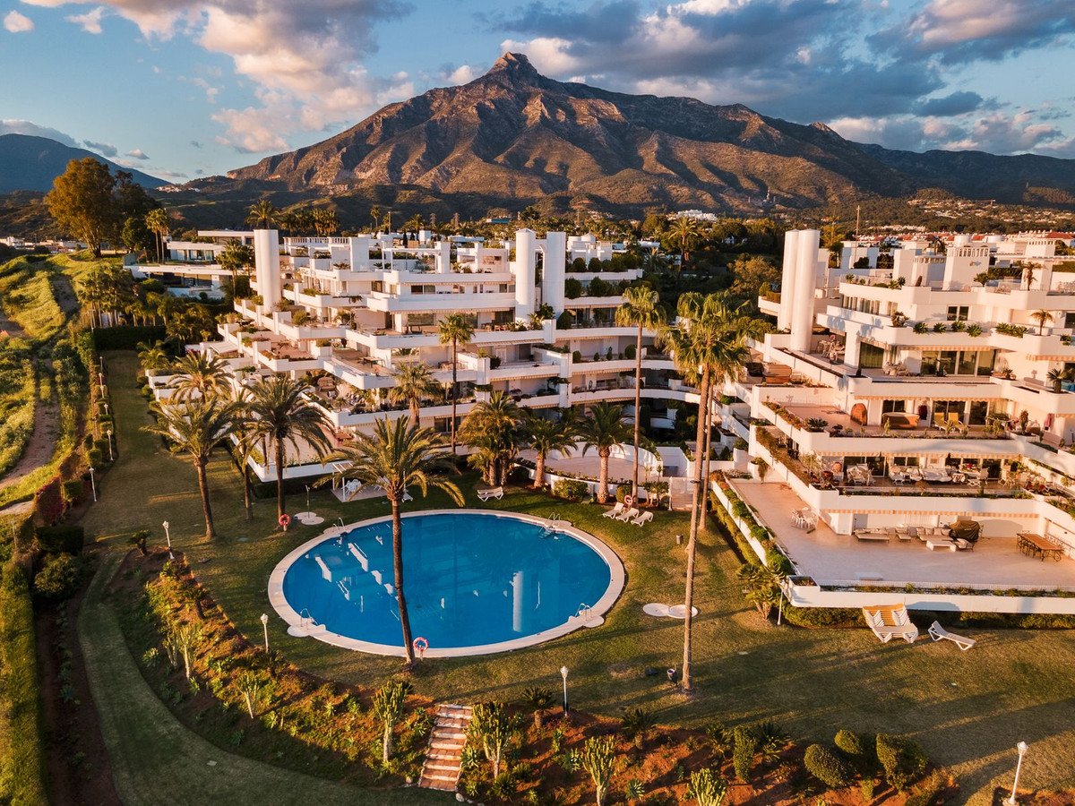 3 Bed Middle Floor Apartment in Marbella