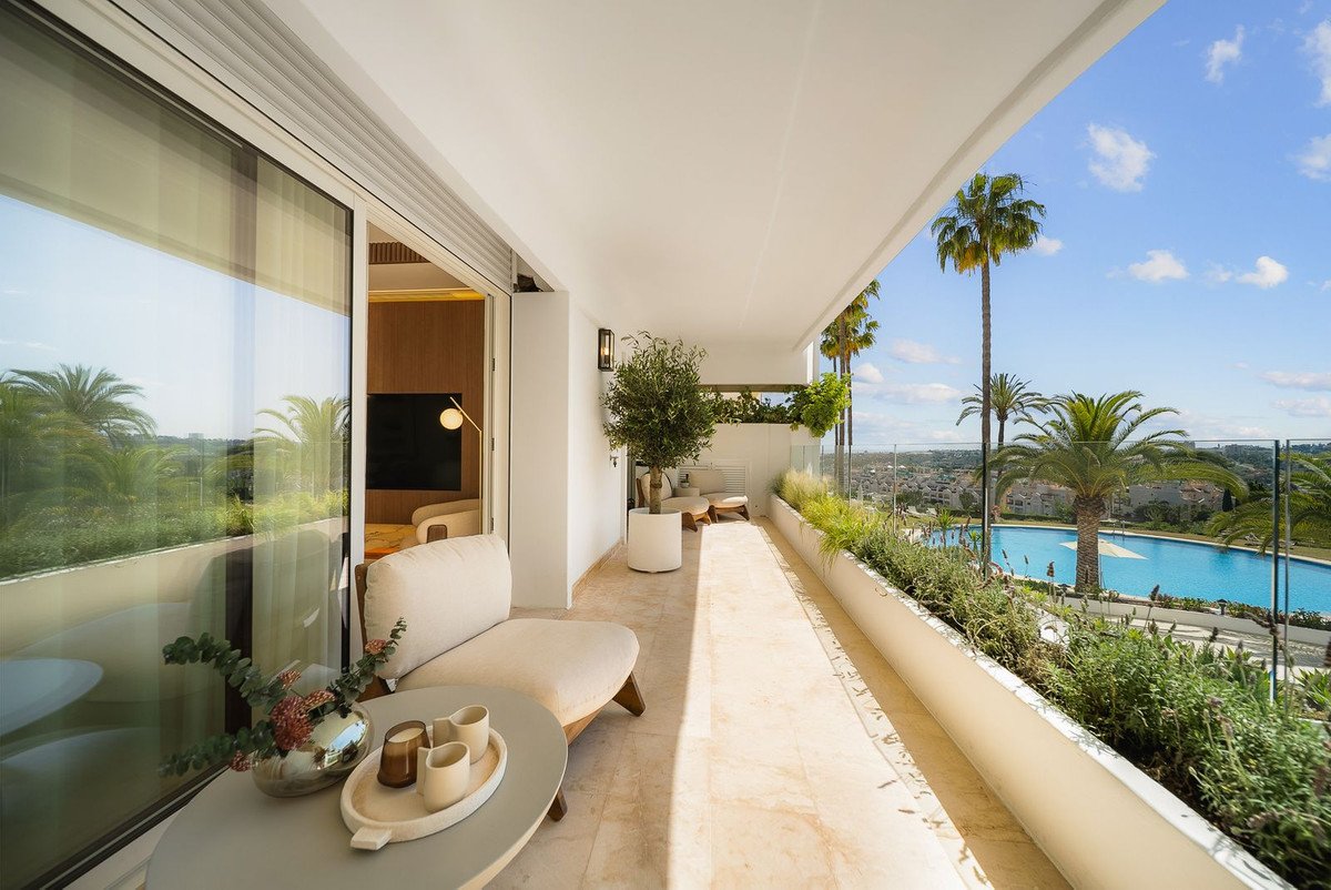 3 Bed Middle Floor Apartment in Marbella
