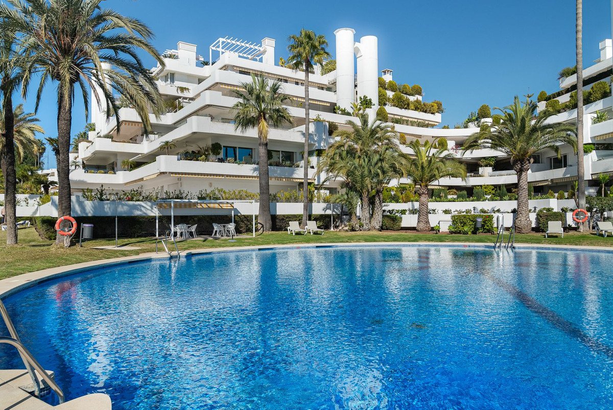 3 Bed Middle Floor Apartment in Marbella