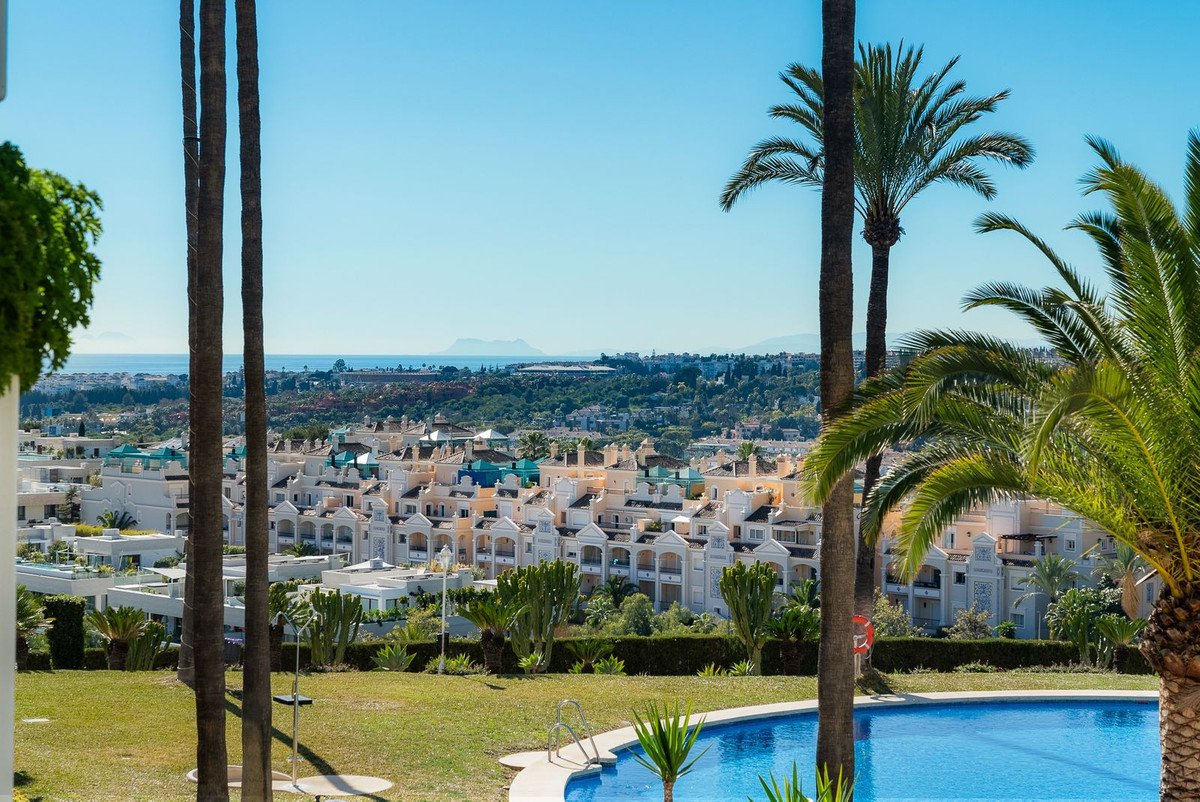 3 Bed Middle Floor Apartment in Marbella