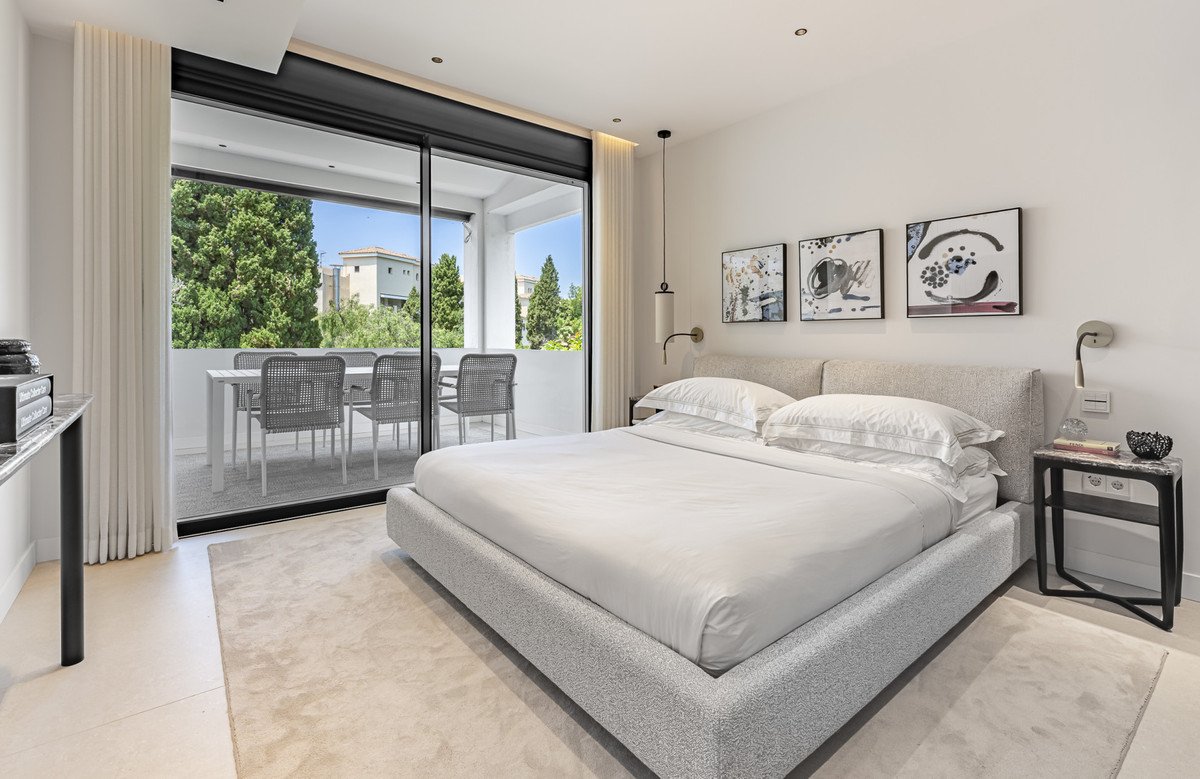 3 Bed Penthouse Duplex in Puerto Banús