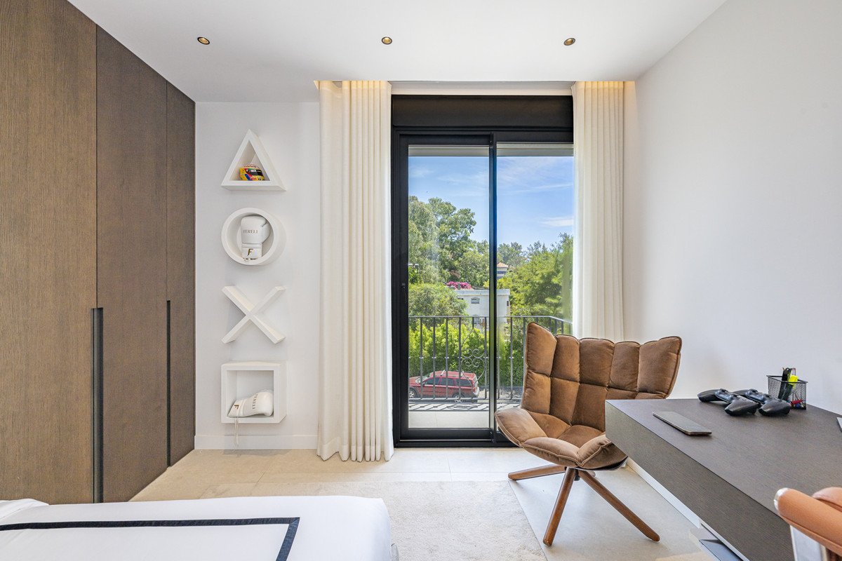 3 Bed Penthouse Duplex in Puerto Banús