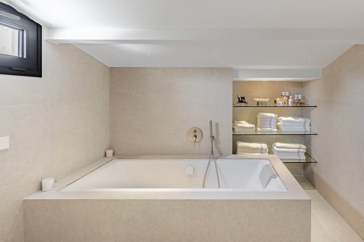 3 Bed Penthouse Duplex in Puerto Banús