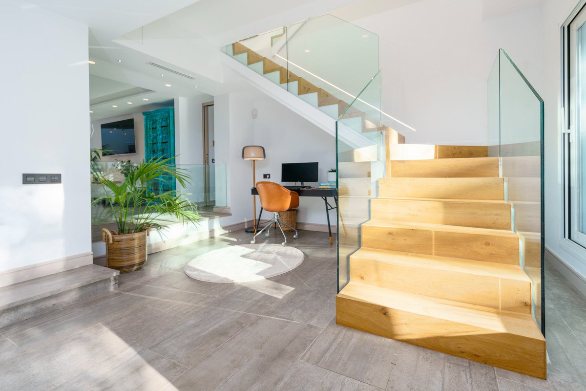 5 Bed Detached Villa in Nueva Andalucía