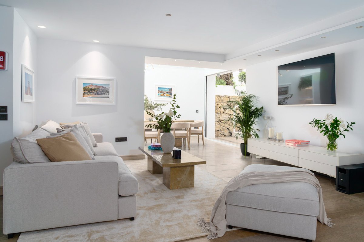 5 Bed Detached Villa in Nueva Andalucía