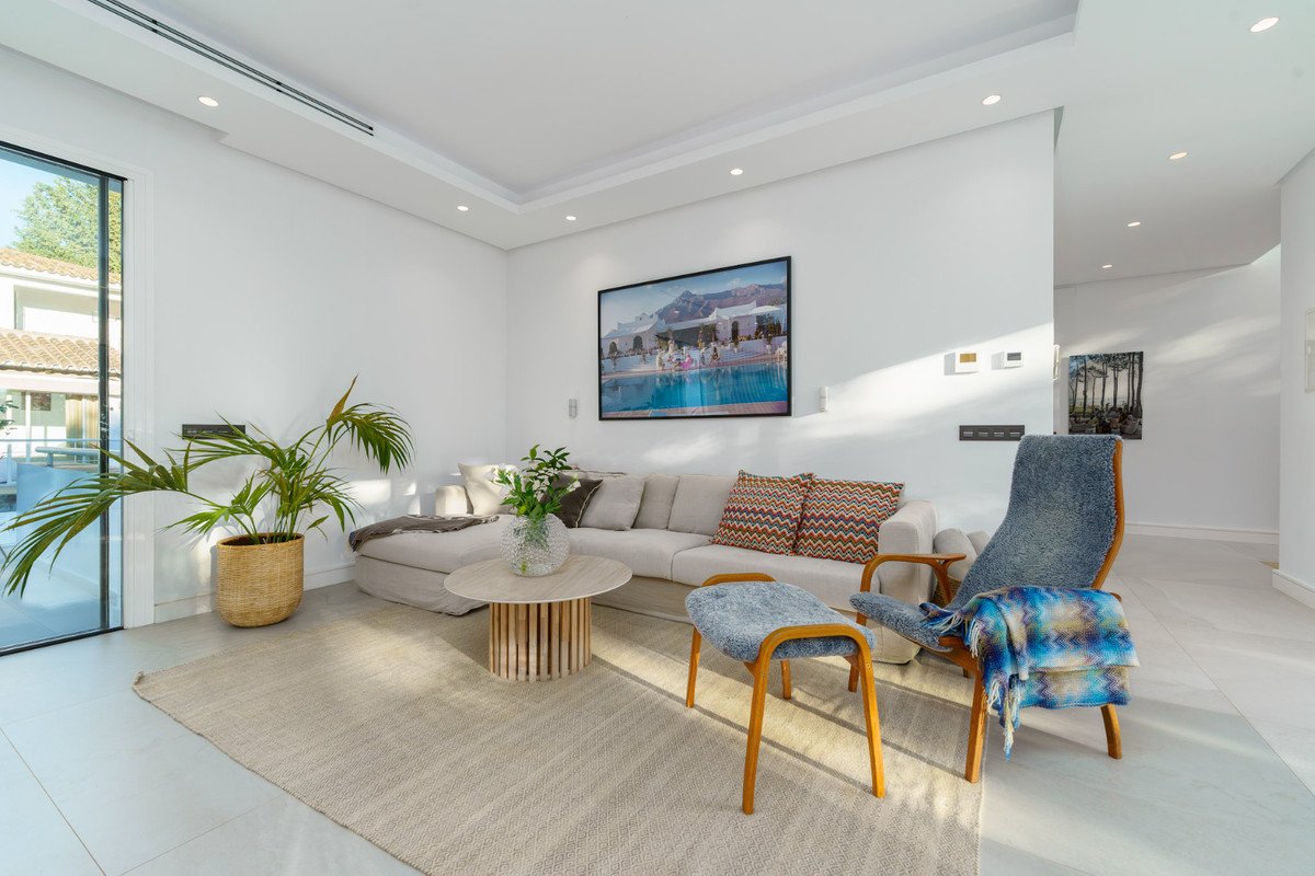 5 Bed Detached Villa in Nueva Andalucía