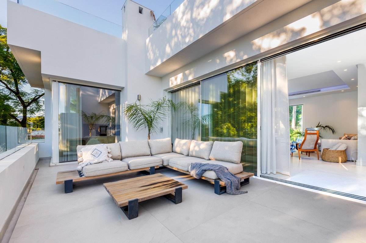 5 Bed Detached Villa in Nueva Andalucía