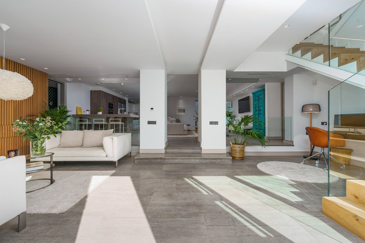 5 Bed Detached Villa in Nueva Andalucía