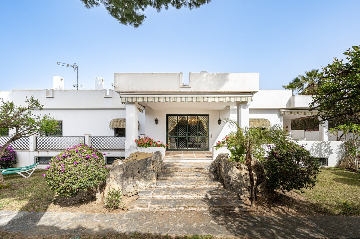 4 Bed Detached Villa in Nagüeles