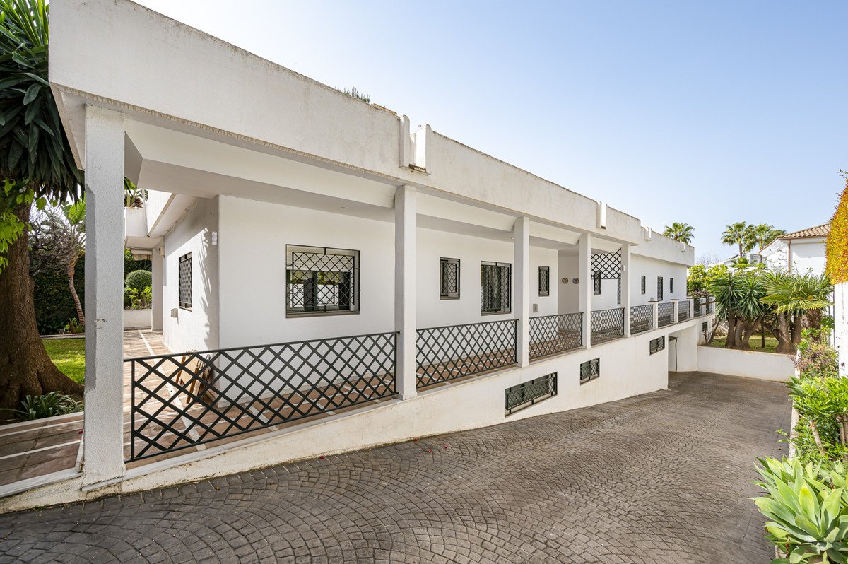 4 Bed Detached Villa in Nagüeles