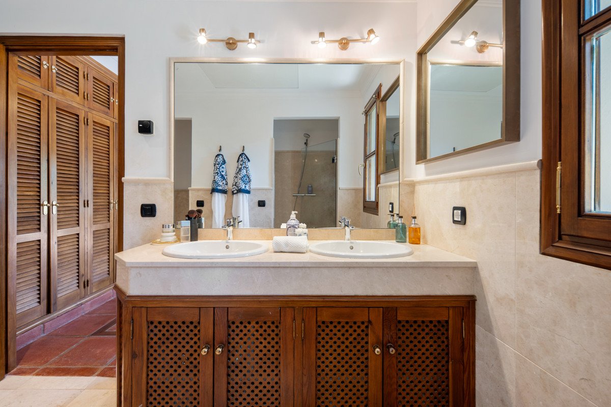 4 Bed Detached Villa in El Madroñal
