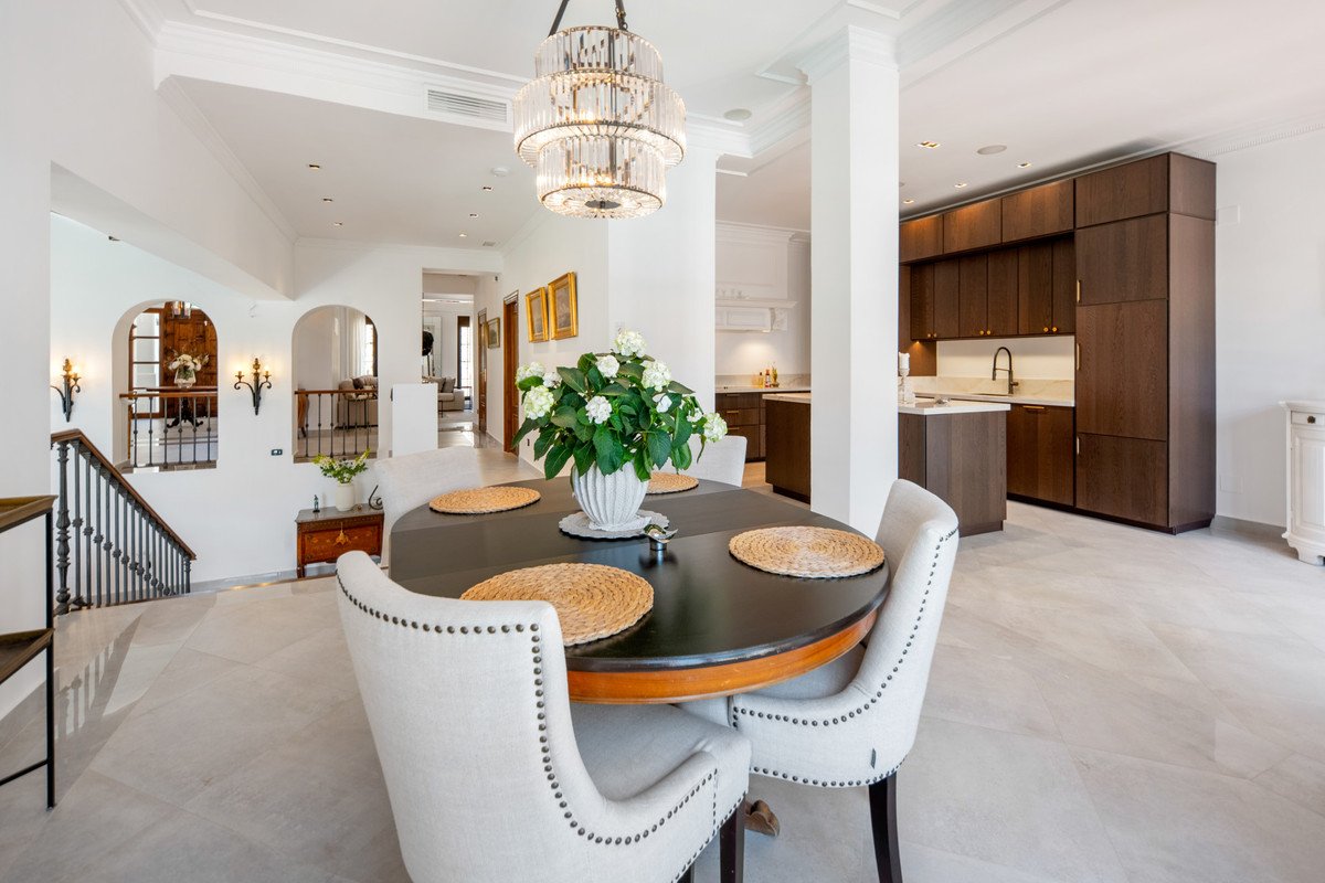 4 Bed Detached Villa in El Madroñal