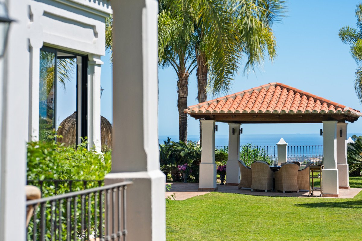 4 Bed Detached Villa in El Madroñal