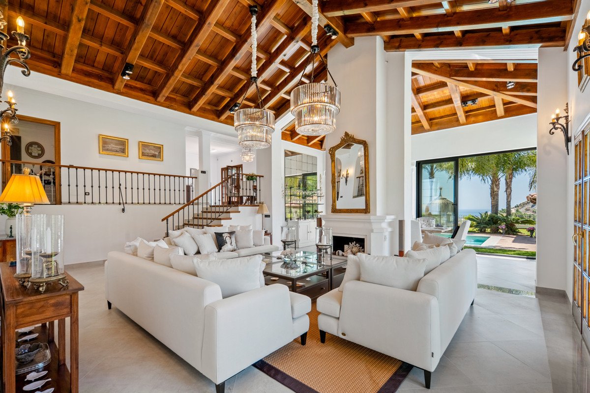 4 Bed Detached Villa in El Madroñal
