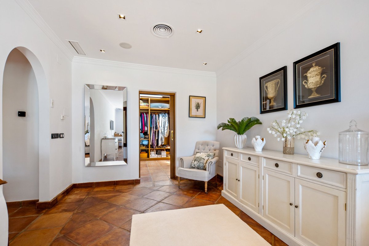 4 Bed Detached Villa in El Madroñal