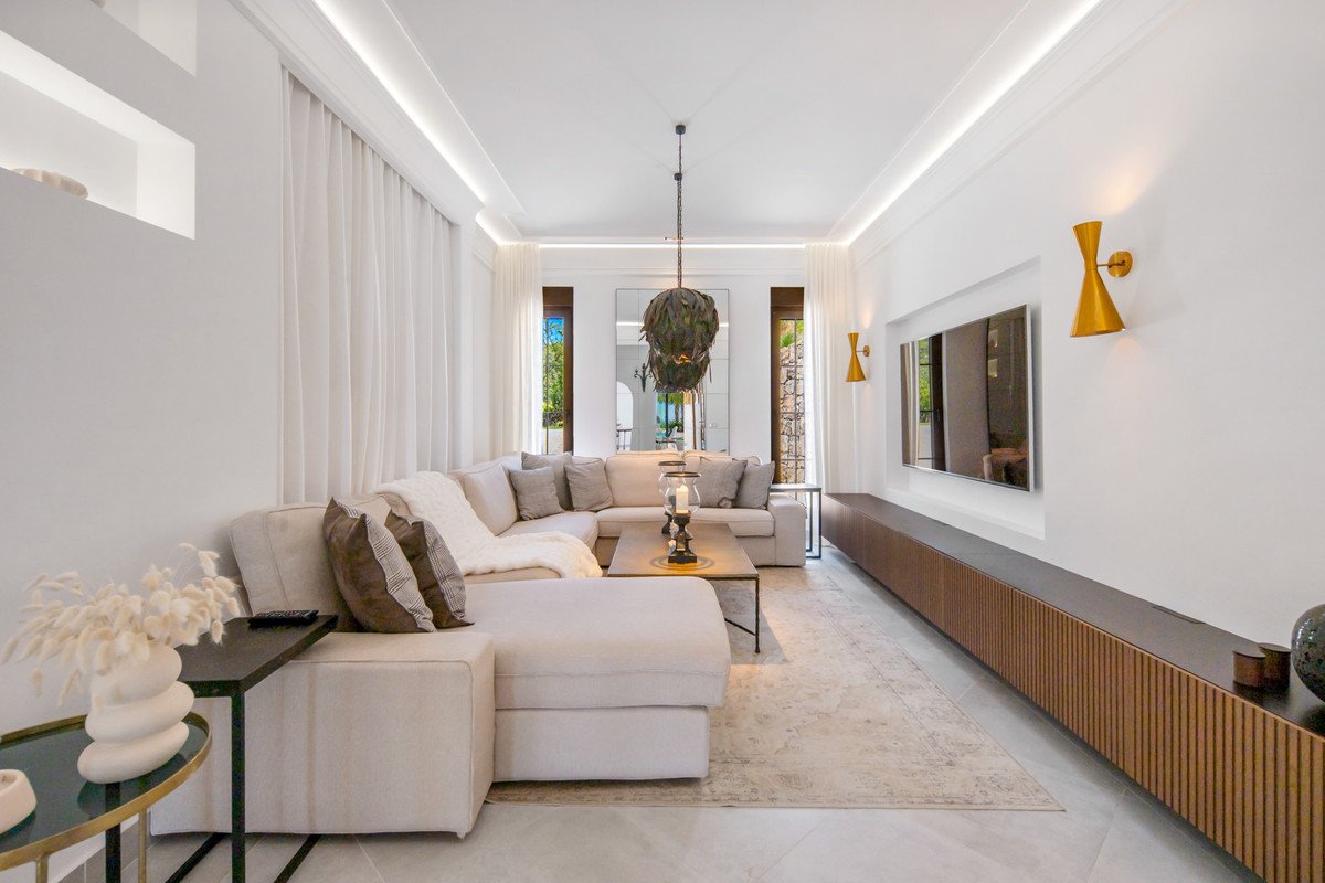 4 Bed Detached Villa in El Madroñal