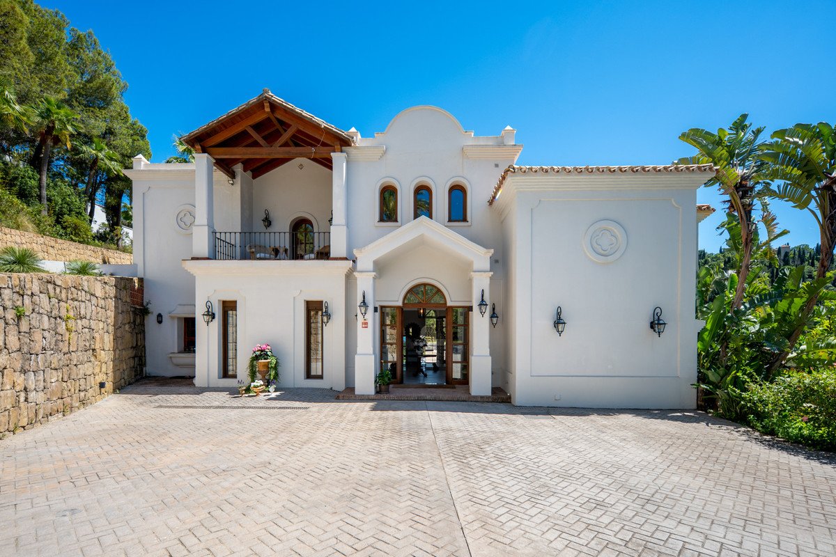 4 Bed Detached Villa in El Madroñal