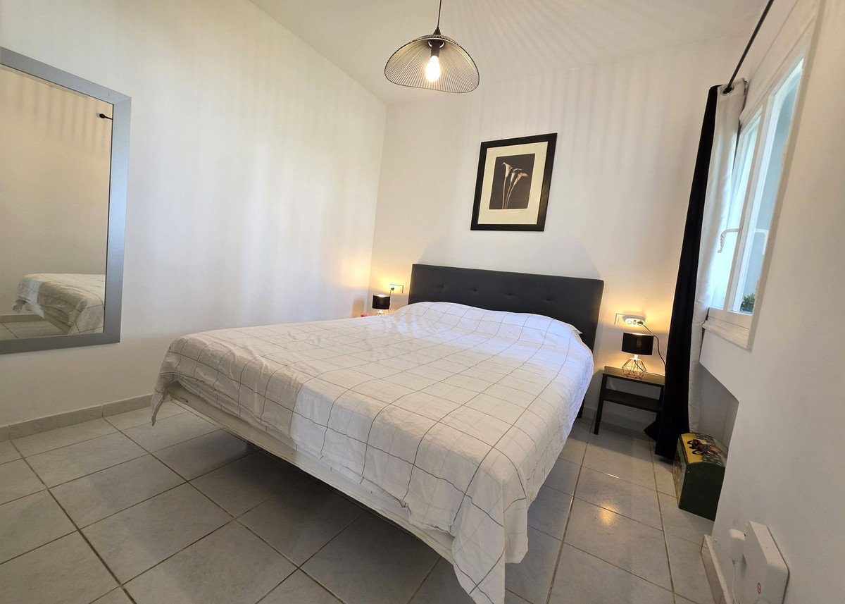 1 Bed Townhouse in Las Chapas
