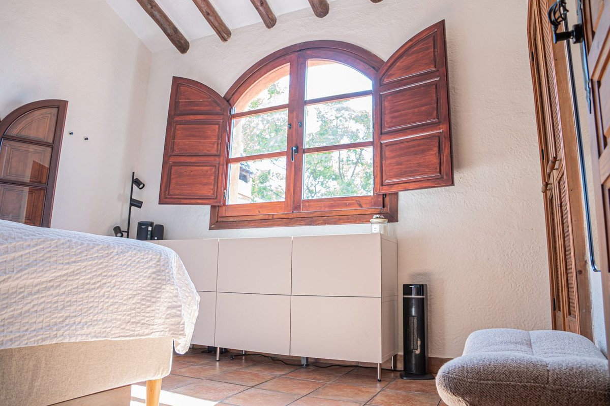 7 Bed Finca - Cortijo in Almogía