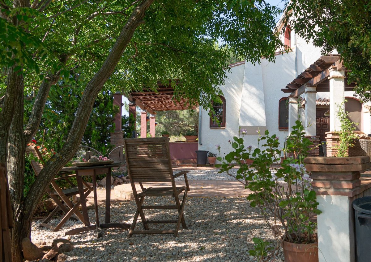 7 Bed Finca - Cortijo in Almogía