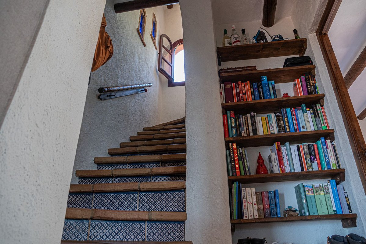 7 Bed Finca - Cortijo in Almogía
