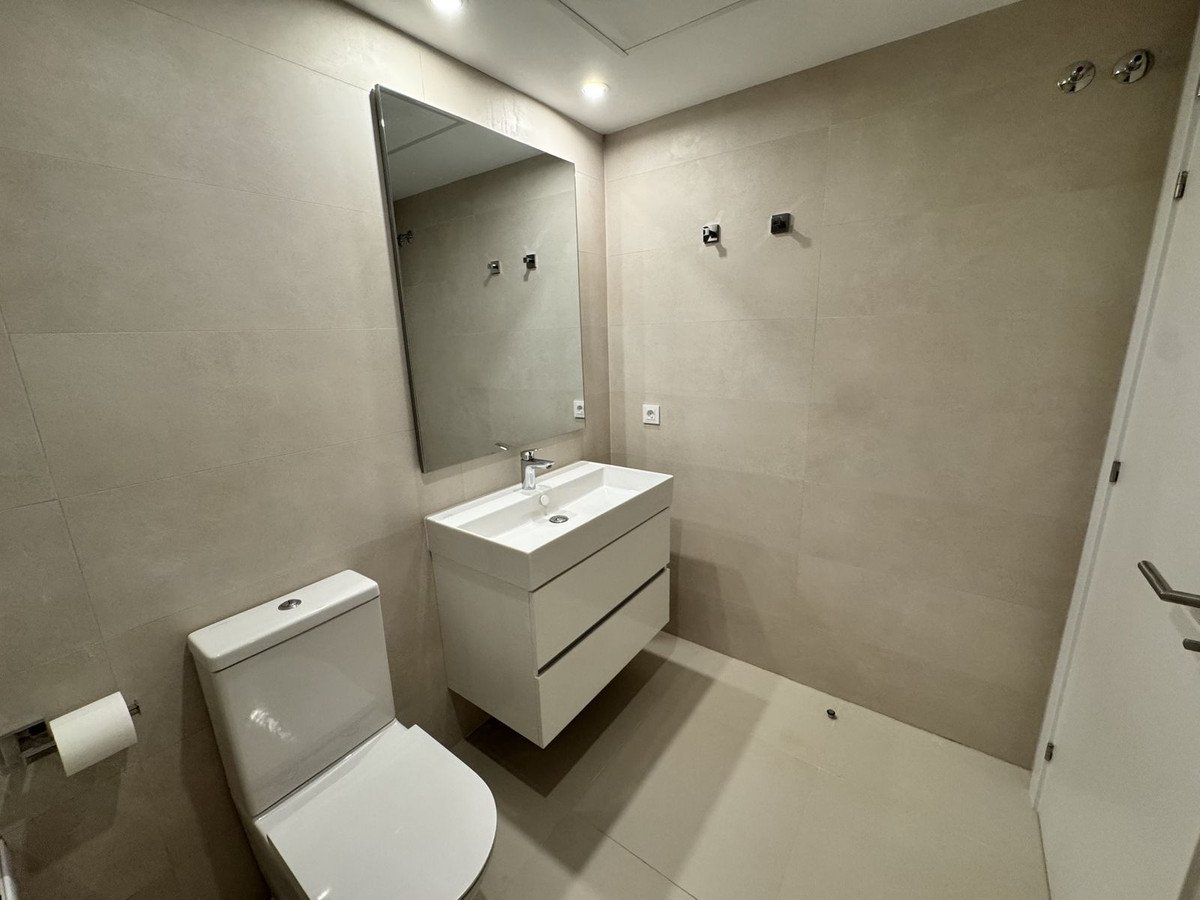 2 Bed Ground Floor Apartment in Estepona
