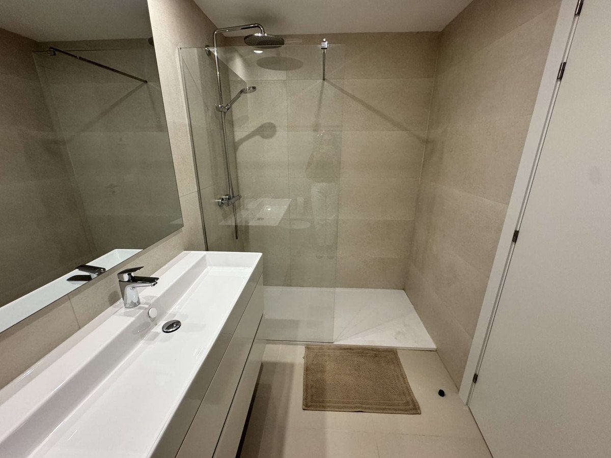 2 Bed Ground Floor Apartment in Estepona